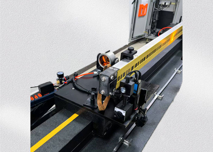 Comparator for Calibration of levelling Staff